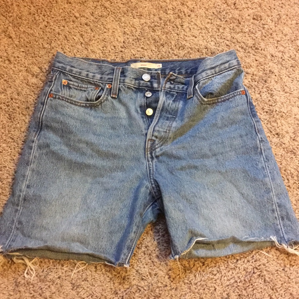 levis wedgie cutoff jean shorts size 28